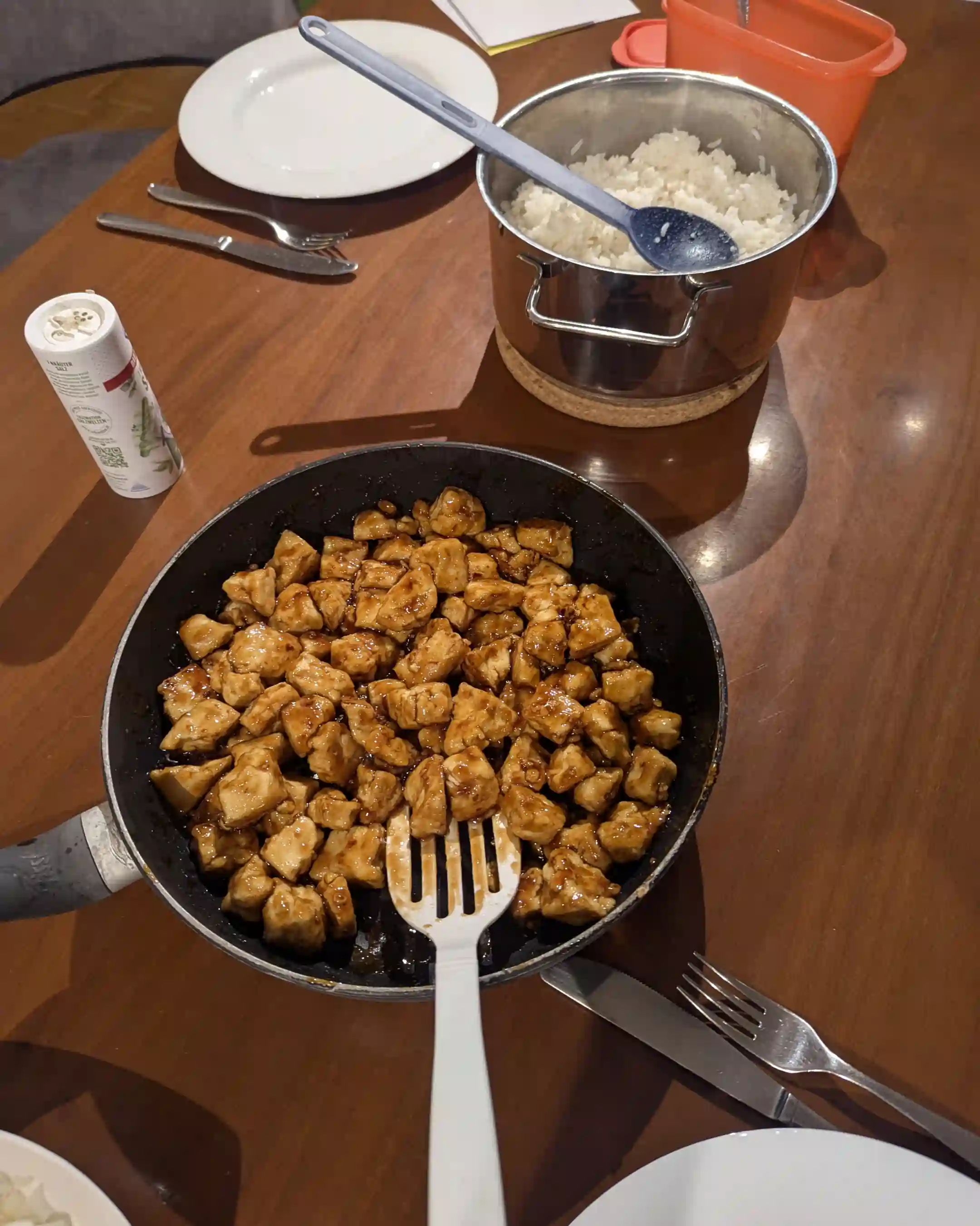 Sticky Teriyaki Tofu mit Reis (2. Bild)