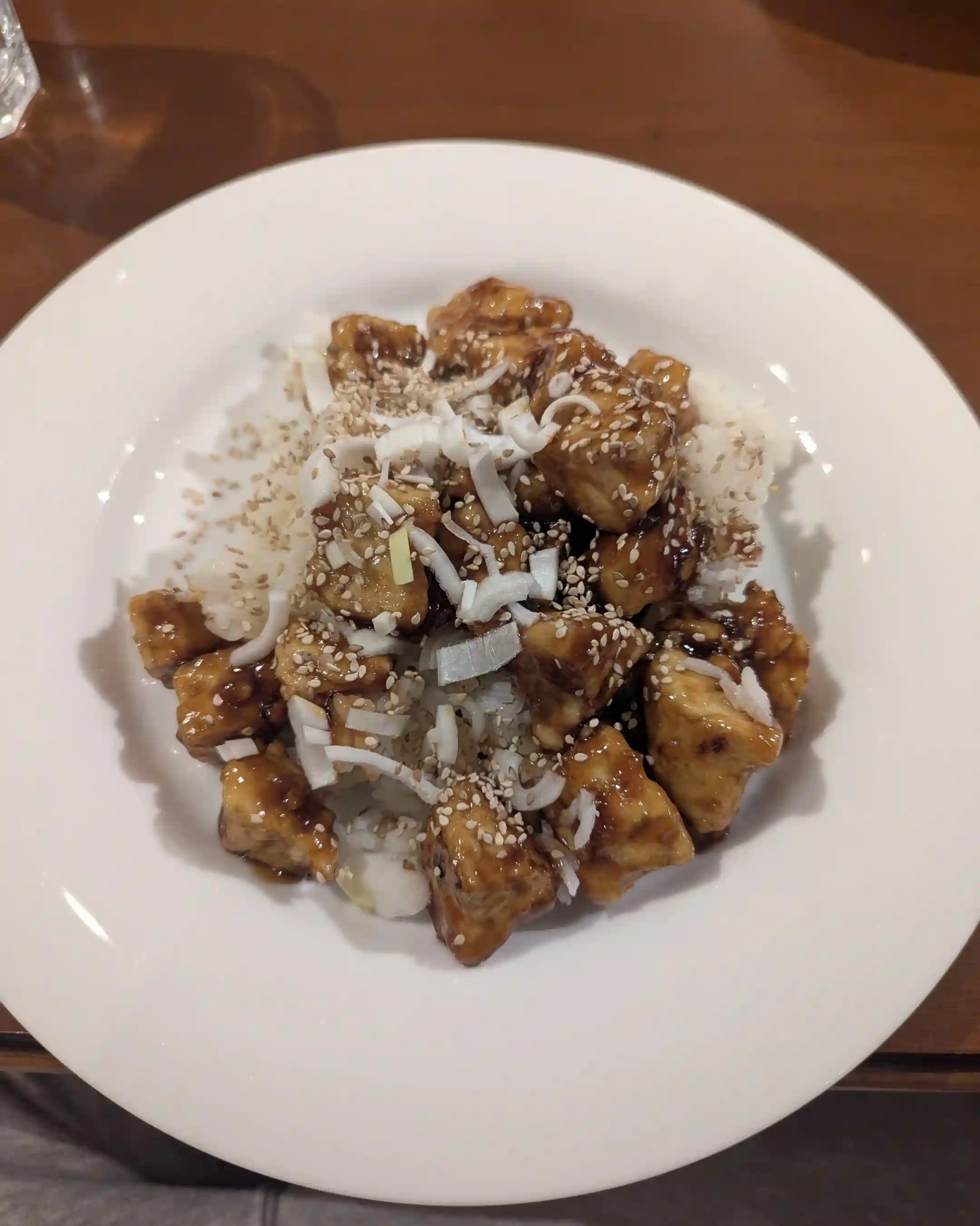 Sticky Teriyaki Tofu mit Reis